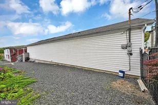 500 W Lloyd St, Shenandoah, PA 17976 - Photo 6