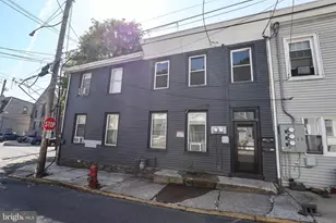 403 W Arch St, Pottsville, PA 17901 - Photo 2