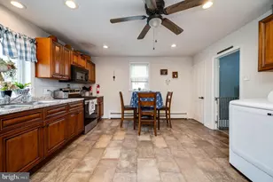 7 Fairview St, Pine Grove, PA 17963 - Photo 18