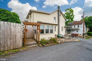 7 Fairview St, Pine Grove, PA 17963 - Photo 4