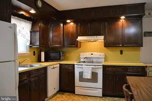 1825 S 2nd Ave, Pottsville, PA 17901 - Photo 12