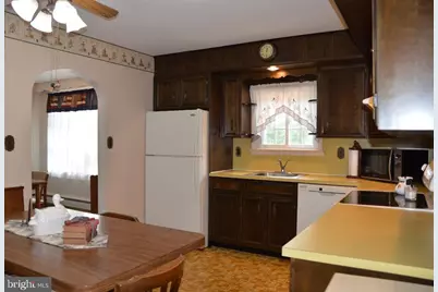 1825 S 2nd Avenue, Pottsville, PA 17901 - Photo 14