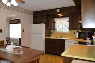 1825 S 2nd Ave, Pottsville, PA 17901 - Photo 14