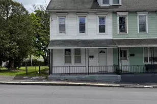 328 E Oak St, Frackville, PA 17931 - Photo 2