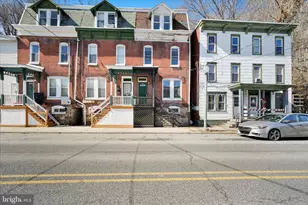 621 N Centre St, Pottsville, PA 17901 - Photo 2
