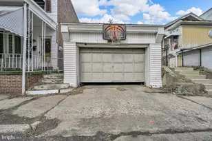 604 Fairview St, Pottsville, PA 17901 - Photo 2