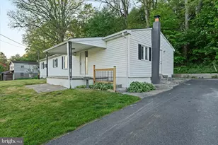 831 Deturksville Rd, Pine Grove, PA 17963 - Photo 2