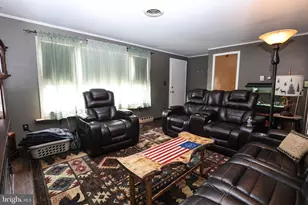 223 E Bacon St, Pottsville, PA 17901 - Photo 8