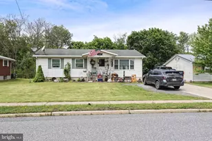 223 E Bacon St, Pottsville, PA 17901 - Photo 4
