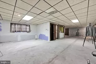 2001 Chestnut St, Pottsville, PA 17901 - Photo 20