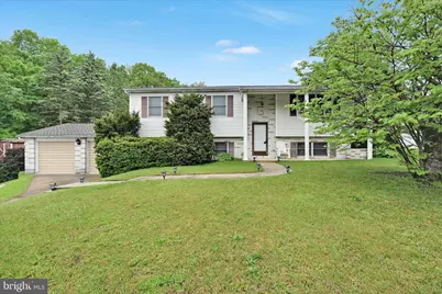 2001 Chestnut Street, Pottsville, PA 17901 - Photo 2