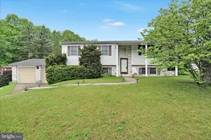 2001 Chestnut St, Pottsville, PA 17901 - Photo 2