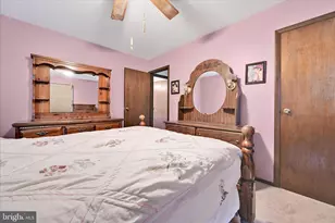 2001 Chestnut St, Pottsville, PA 17901 - Photo 16