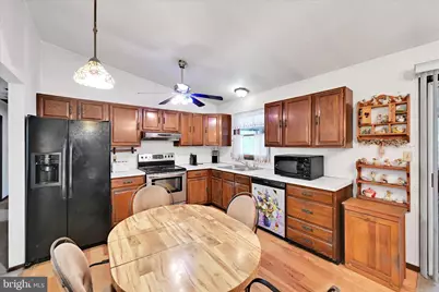 2001 Chestnut Street, Pottsville, PA 17901 - Photo 12