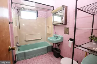 320 W New York St, Shenandoah, PA 17976 - Photo 12