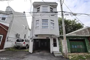 320 W New York St, Shenandoah, PA 17976 - Photo 2