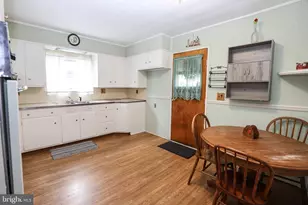 320 W New York St, Shenandoah, PA 17976 - Photo 6
