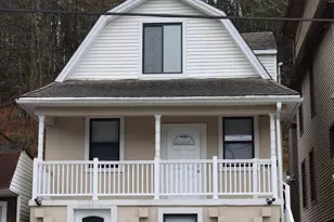 587 Peacock St, Pottsville, PA 17901 - Photo 4