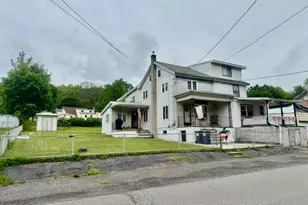 135 Lower St, Mahanoy City, PA 17948 - Photo 2