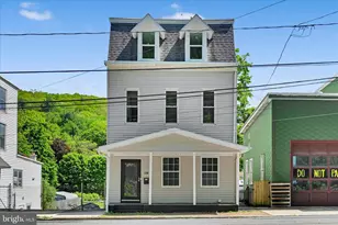 114 E Main St, Tremont, PA 17981 - Photo 2