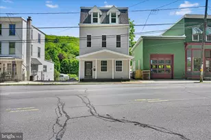 114 E Main St, Tremont, PA 17981 - Photo 4
