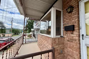 33 Avenue A, Schuylkill Haven, PA 17972 - Photo 2