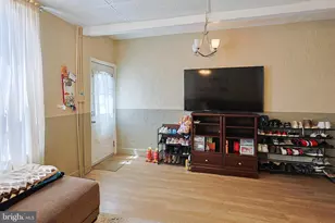 514 W Race St, Pottsville, PA 17901 - Photo 2