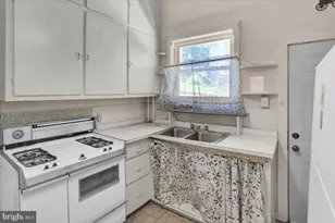 607 W Norwegian St, Pottsville, PA 17901 - Photo 4