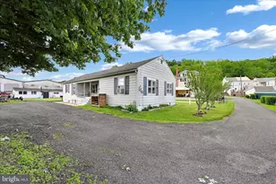 21 Prescott St, Cressona, PA 17929 - Photo 6
