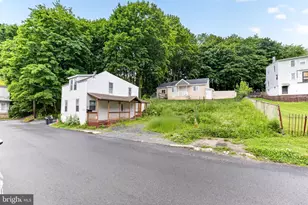 605 N 8th St, Pottsville, PA 17901 - Photo 18