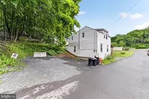 605 N 8th St, Pottsville, PA 17901 - Photo 2