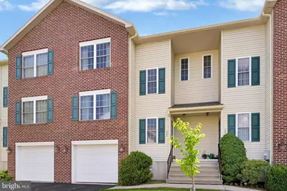 526 Lantern Green Way, Orwigsburg, PA 17961 - Photo 2