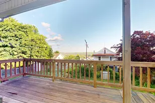 208 Indiana Ave, Shenandoah, PA 17976 - Photo 16