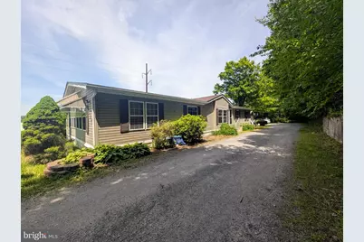 180 St Clair Avenue, Pottsville, PA 17901 - Photo 2