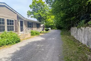 180 St Clair Ave, Pottsville, PA 17901 - Photo 68