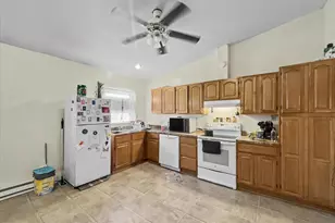 669 Main St, Tremont, PA 17981 - Photo 10