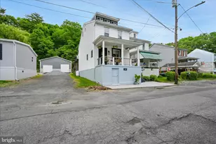 28 Shade St, Middleport, PA 17953 - Photo 6