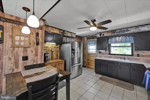 802 N 16th St, Pottsville, PA 17901 - Photo 10