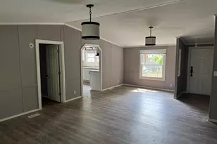 15 School St, Barnesville, PA 18214 - Photo 8