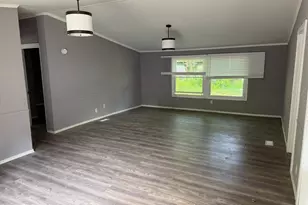 15 School St, Barnesville, PA 18214 - Photo 6