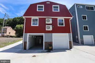 562 Peacock St, Pottsville, PA 17901 - Photo 22