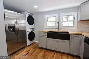 562 Peacock St, Pottsville, PA 17901 - Photo 10
