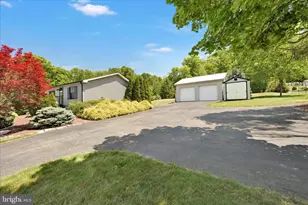 284 Blue Mountain Dr, New Ringgold, PA 17960 - Photo 10
