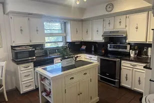 360 Ohio Ave, Shenandoah, PA 17976 - Photo 6