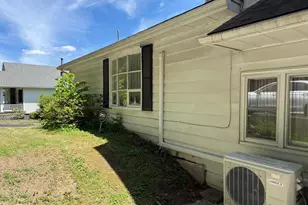 16 E Main St, Quakake, PA 18245 - Photo 20