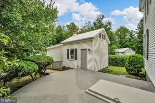 38 Hughes St, New Ringgold, PA 17960 - Photo 6