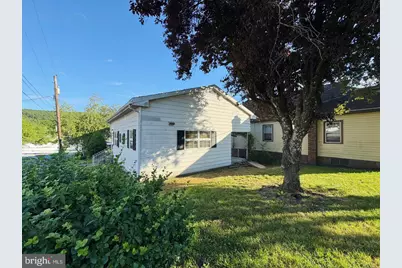 251 N Columbia Street, Tamaqua, PA 18252 - Photo 2