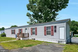 11 Frieden Manor, Schuylkill Haven, PA 17972 - Photo 4