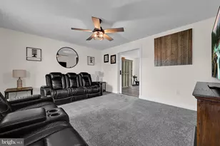 803 Pinewood Dr, Pottsville, PA 17901 - Photo 6