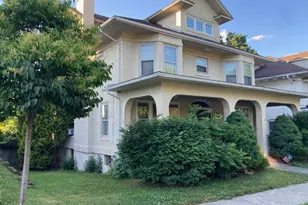 1812 Mahantongo St, Pottsville, PA 17901 - Photo 2